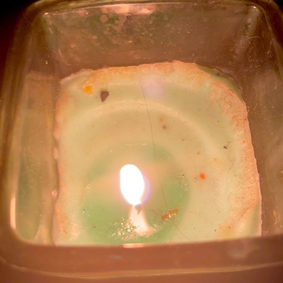 Selling candle - Picture 1 of 8